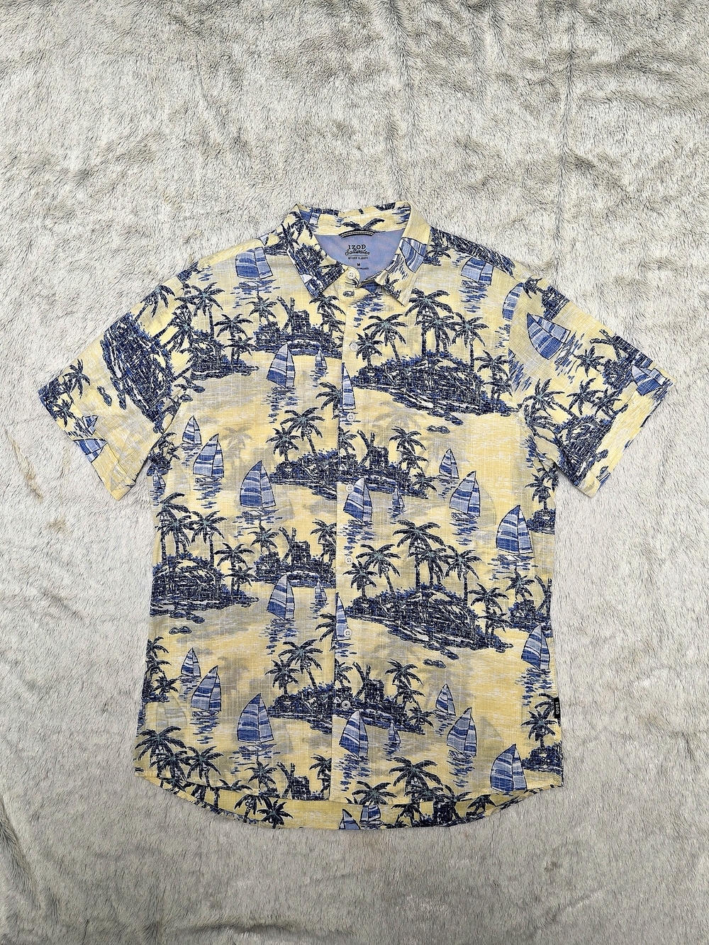 Izod Saltwater Yellow and Blue Island Print Short Sleeve Button-Down